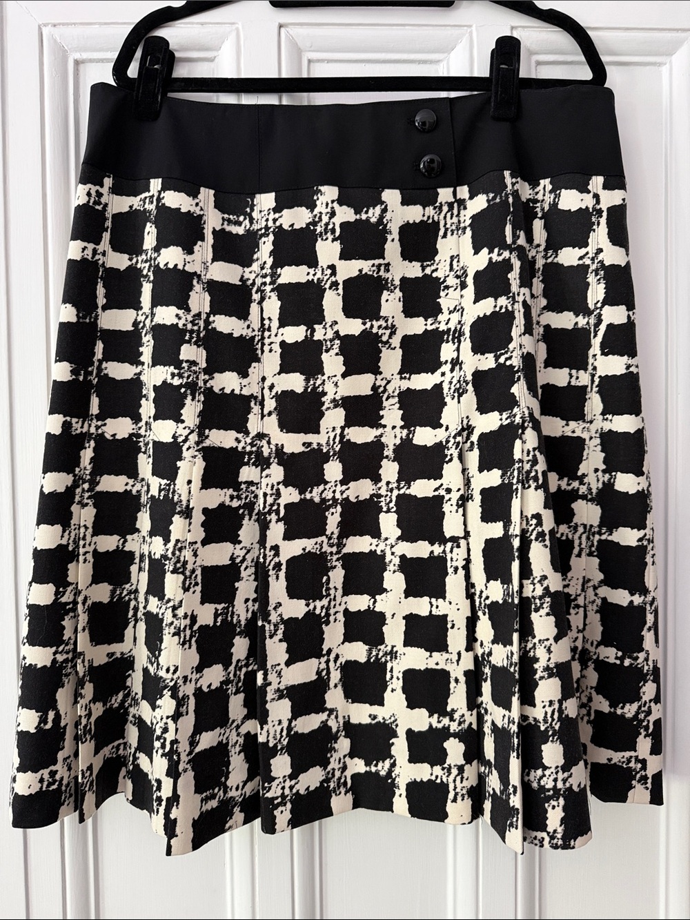 Carlisle Black & Cream Printed Pleated Skirt